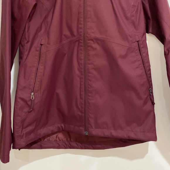 North Face - Small Rain Jacket with Hood (“Removable”) - Picture 3 of 12